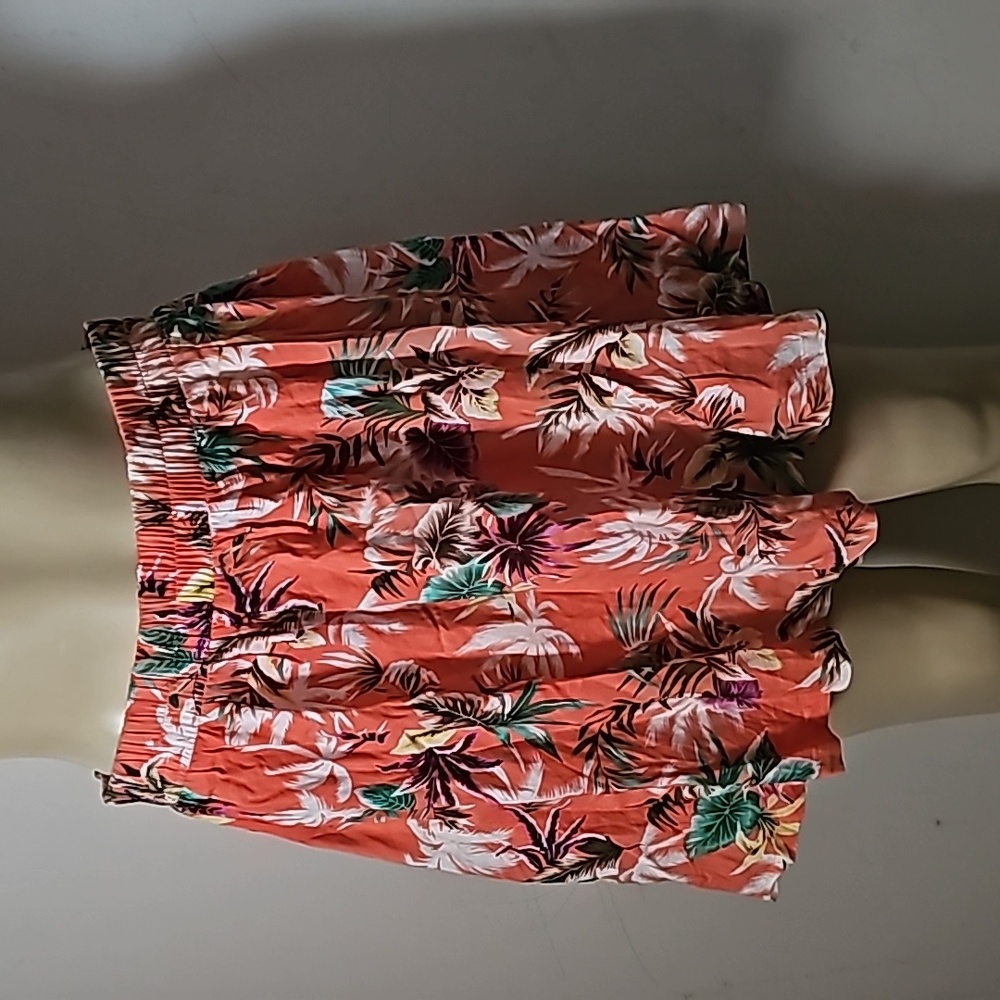 Size Large skirt  bundle - Picture 2 of 6